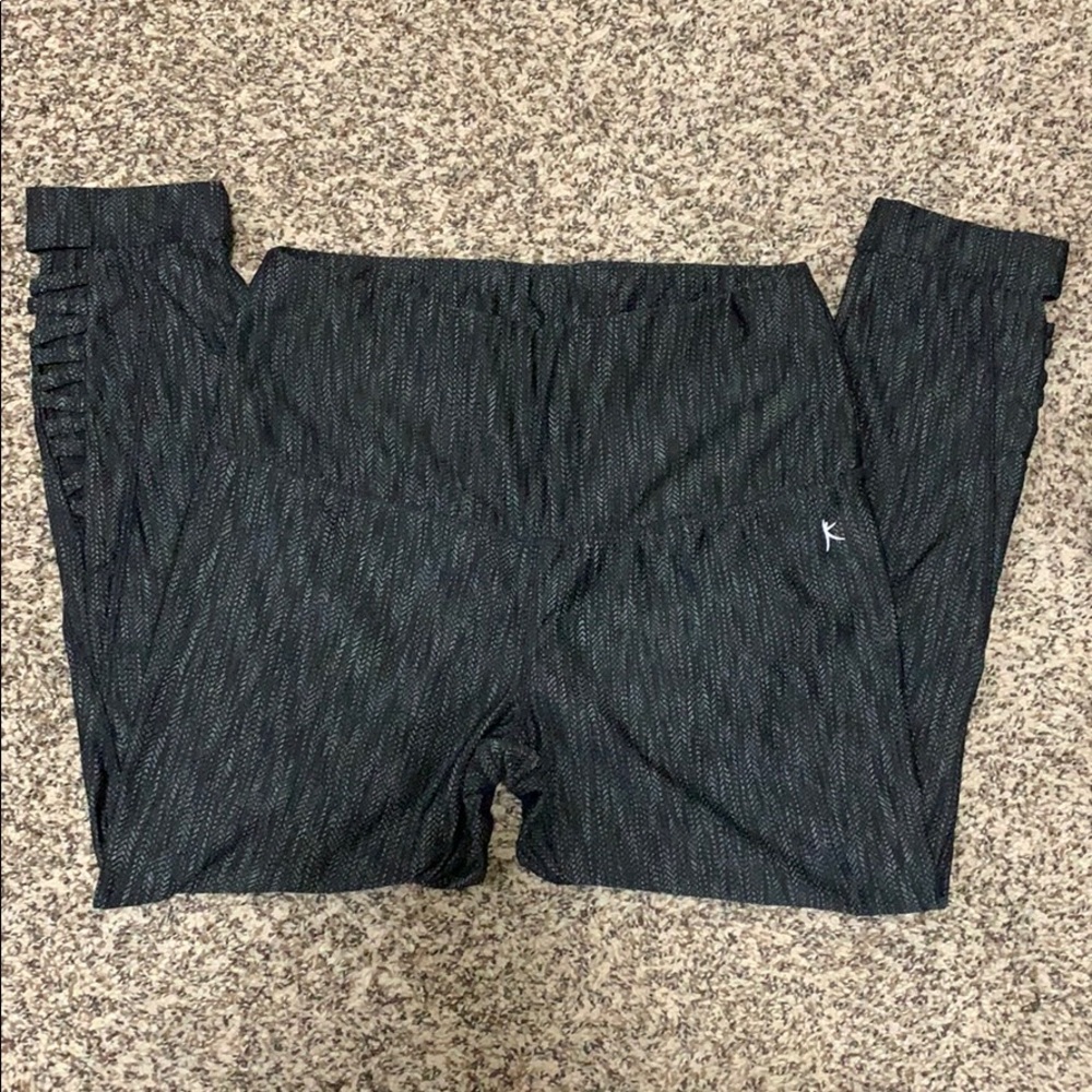 Danskin Now Capri Leggings